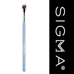Sigma E70 Medium Angle Shading Brush - Baby Blue